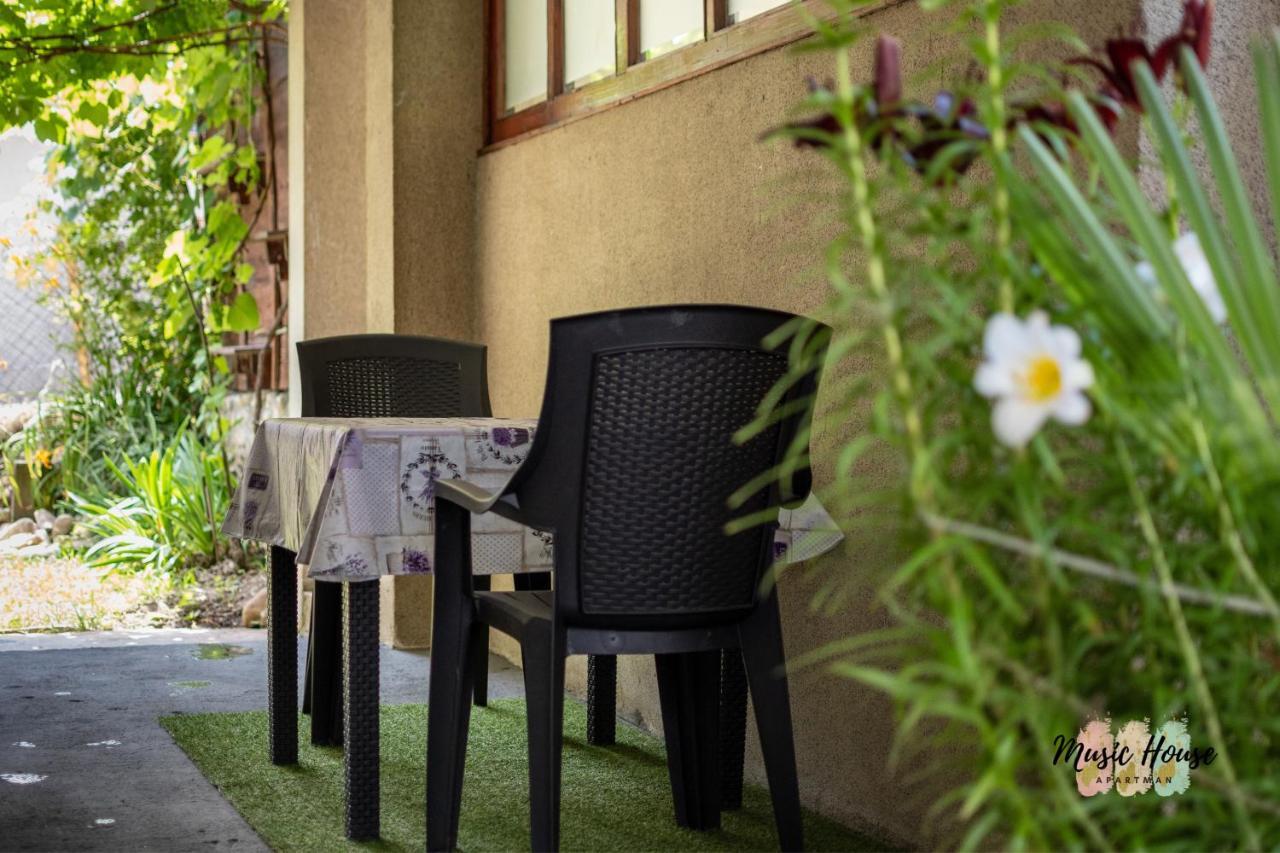 Music House Apartment Tuzla Exterior foto